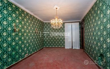 Villa storica , VIA ROMA 17 , Scarnafigi !!