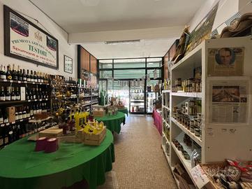 NEGOZIO A VEZZANO LIGURE