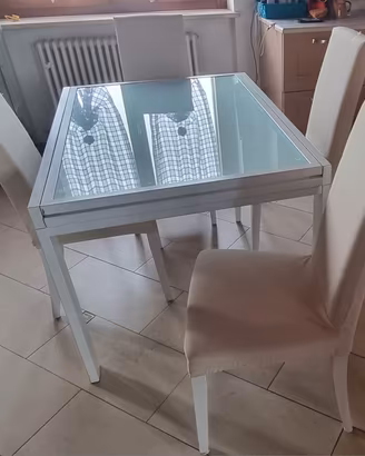  tavolo in ferro con ripiano in vetro