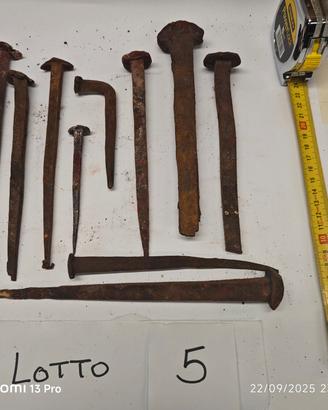 chiodi antichi forgiati ferro battuto