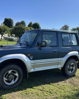 Hyundai Galloper 2.5 TDI con gancio traino