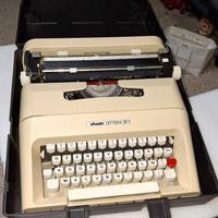 macchina da scrivere d'epoca 