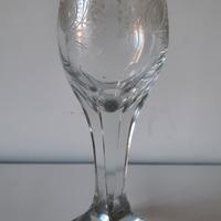 Bicchiere con zoccolo quadrato periodo 1700/820 