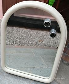 Specchio bagno con mensola