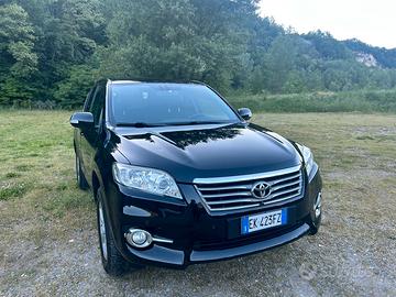 Toyota Rav 4 crossover