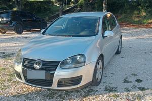 Volkswagen Golf  5 1.9 TDI 