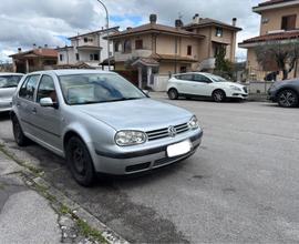 VOLKSWAGEN Golf 4a Serie - anno 2000