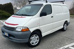Toyota Hiace 2.4(Hilux)