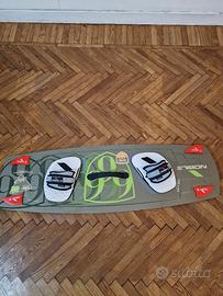 Kiteboard Nobile 135x44 con Pads, Pinne, Maniglia 