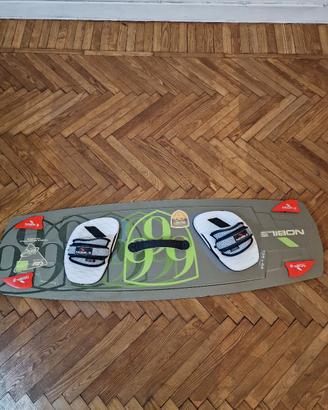 Kiteboard Nobile 135x44 con Pads, Pinne, Maniglia 