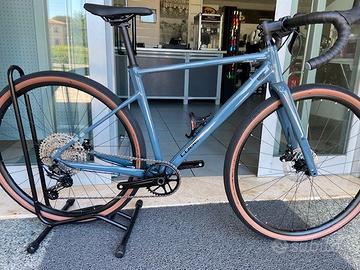 BICICLETTA GRAVEL CUBE NUROAD EX MIS.M  MIS.L