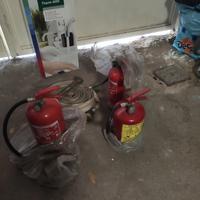 3 estintori a polvere