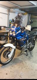 Honda africa twin 750
