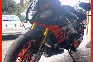 Aprilia tuono v4 1100 factory+prom inclu passaggio