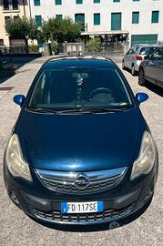 Opel corsa 2012 benzina