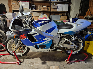 Suzuki gsxr 750 srad