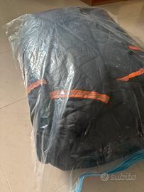 Copertura  con imbottitura antigrandine per auto