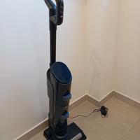 Aspira polvere e lava pavimenti