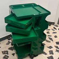 Carrello vintage verde su ruote anni 70