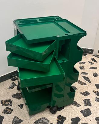 Carrello vintage verde su ruote anni 70