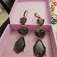 orecchini neri lunghi 