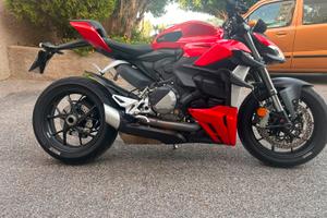Ducati Streetfighter V2