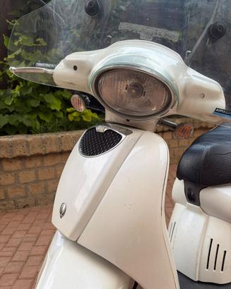 Scarabeo 100 cc.