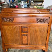 Due letti da una piazza in legno (40€/cad.)