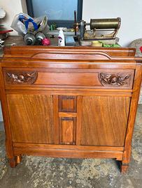 Due letti da una piazza in legno (40€/cad.)