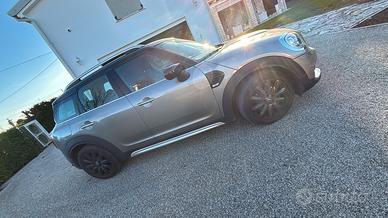 MINI COUNTRYMAN C0OPER 2020