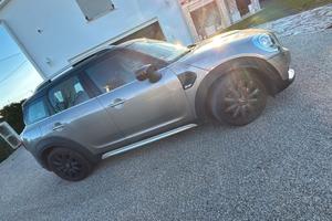 MINI COUNTRYMAN C0OPER 2020