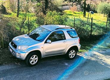 Toyota RAV4 Mk2 2.0 16v