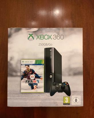 XBOX 360 (250 GB) + 2 Controller + 5 giochi