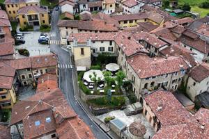 Attività / Licenza di 800 m² con 4 locali a Colle 