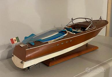 Modellino barca Riva Aquarama da 80 cm