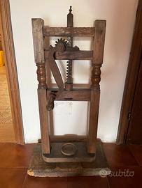 Antica Imbottigliatrice in Legno