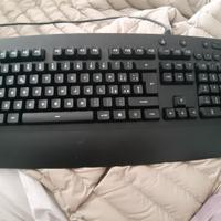 Tastiera Logitech G213 e mouse Logitech G502 HERO