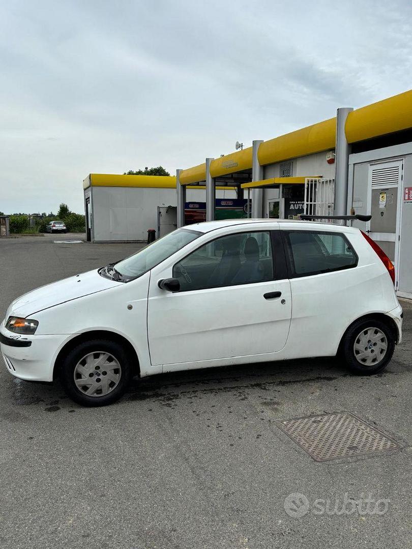 Fiat Punto 2001 photo 2