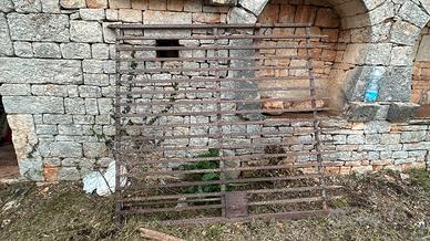 Cancello in ferro battuto antico 800