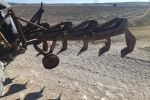 Aratro 5 Vomeri a Molle