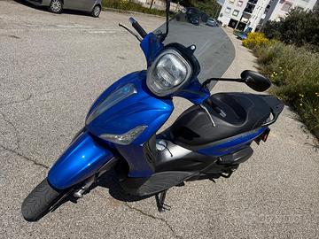 Beverly 300 s