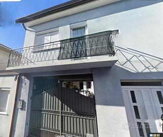 Casa indipendente con Monolocale
