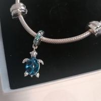 "Pandora" bracciale con charm tartaruga blu