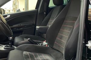 Sedili giulietta cuciture rosse