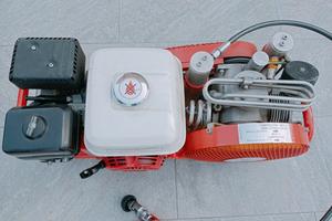 Compressore carica bombole sub funzionante e revis