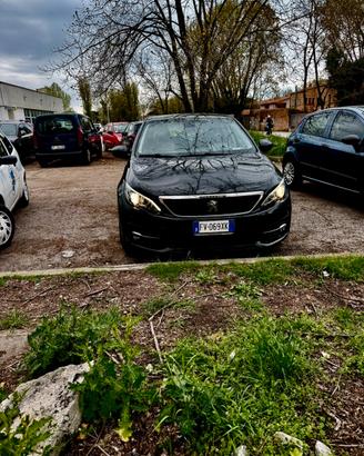 Peugeot 308 1.5 blue HDi 130cv automatica