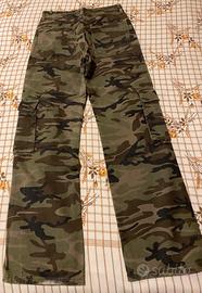 Pantaloni militari