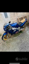 YAMAHA FZR 1000 EXUP accetto scambi o vend