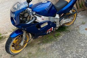 YAMAHA FZR 1000 EXUP accetto scambi o vend