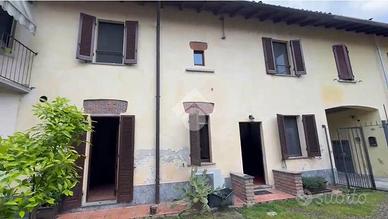 CASA DI CORTE A BORGARELLO